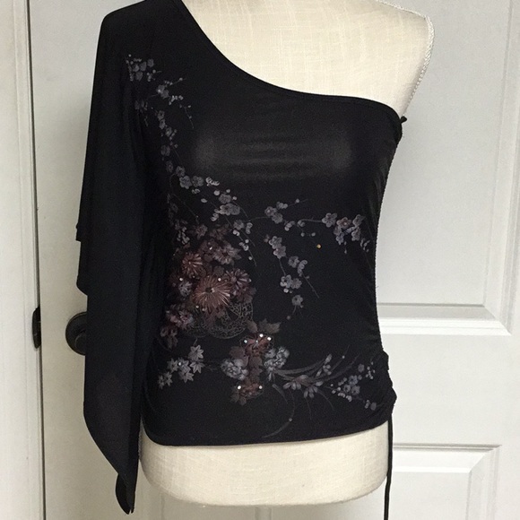 Tops - Black One Shoulder Top